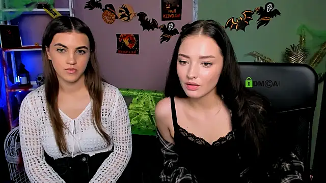 Snapshot of miki-niki chatting on November 3, 2025, 4:30 pm miki-niki online show from November 3, 2025, 4:30 pm