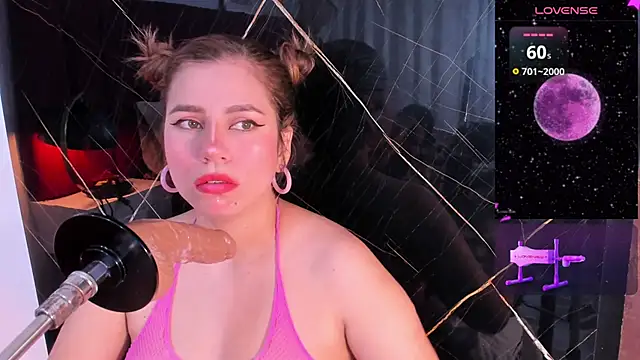 abby blond  online show from November 22, 2025, 12:48 pm