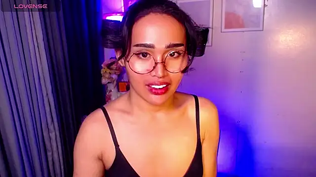 urmidnightcravingsxx online show from July 1, 2026, 12:34 am