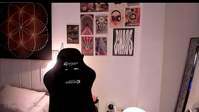 Snapshot of Nati____ chatting on December 23, 2025, 5:16 am Nati online show from December 23, 2025, 5:16 am