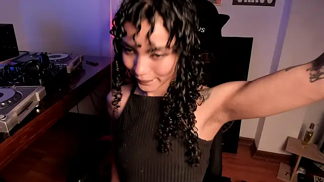 Snapshot of Nati____ chatting on January 10, 2026, 5:09 am Nati online show from January 10, 2026, 5:09 am