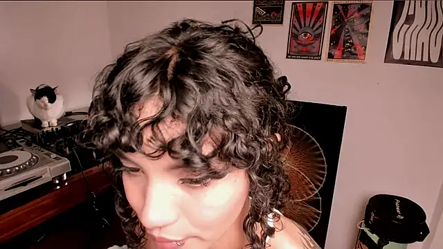 Snapshot of Nati____ chatting on February 13, 2026, 2:35 pm Nati online show from February 13, 2026, 2:35 pm