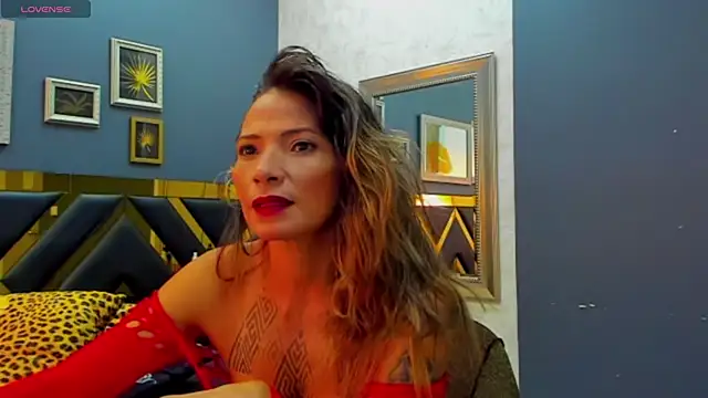 Snapshot of Kaya_Tate chatting on November 17, 2025, 1:17 pm Kaya Tate online show from November 17, 2025, 1:17 pm