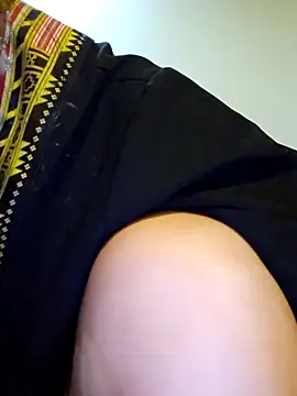 babychill09 online show from October 17, 2025, 12:41 pm