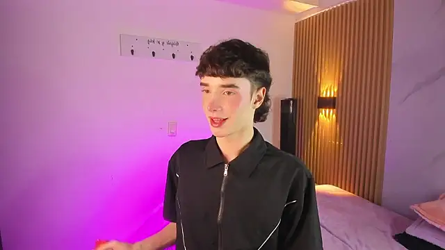 Snapshot of austin_rouse chatting on February 13, 2026, 8:38 pm austin rouse online show from February 13, 2026, 8:38 pm