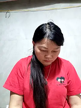 yoowwmr online show from December 3, 2025, 11:47 pm