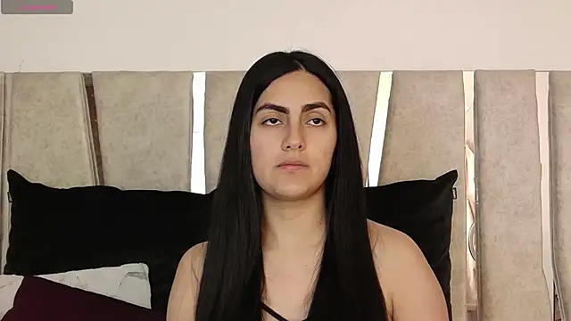 Snapshot of CamiJone chatting on December 2, 2025, 11:34 pm CamiJone online show from December 2, 2025, 11:34 pm