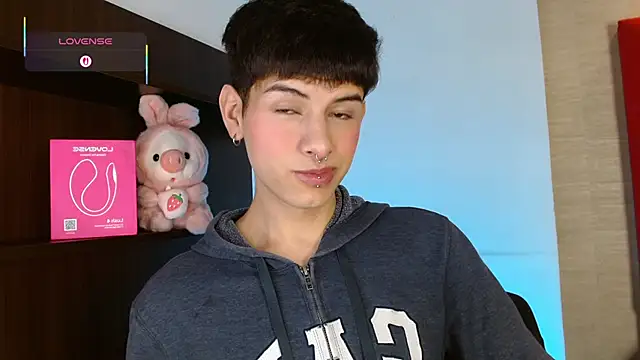 Ezra Storm online show from November 17, 2025, 5:02 am