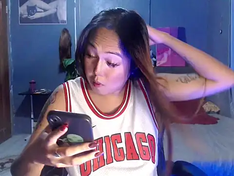 Snapshot of urtranspinay chatting on January 6, 2026, 4:32 pm urtranspinay online show from January 6, 2026, 4:32 pm