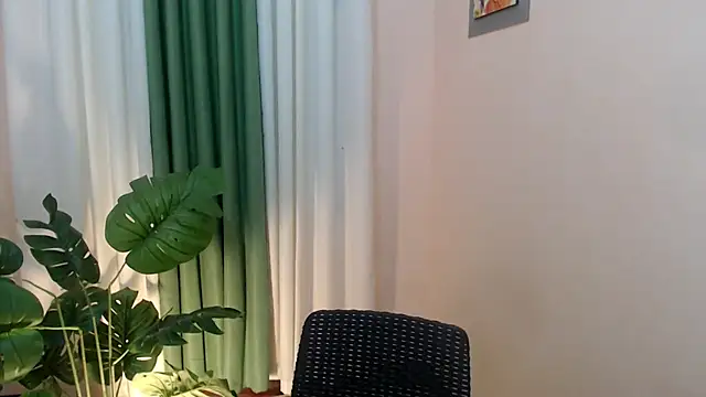 annathompsonxx online show from September 30, 2025, 12:37 am