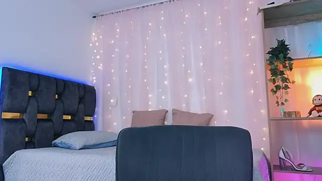 anitaglow online show from October 12, 2025, 3:55 pm