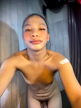 Snapshot of Lovely_Daugs chatting on October 14, 2025, 11:05 pm Lovely Daugs online show from October 14, 2025, 11:05 pm