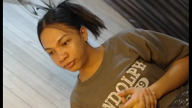 Snapshot of Lovely_Daugs chatting on January 9, 2026, 5:32 am Lovely Daugs online show from January 9, 2026, 5:32 am