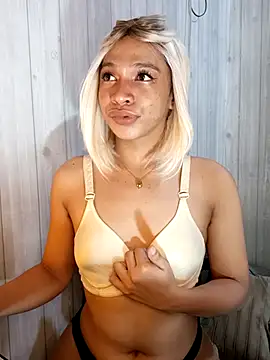 Snapshot of Lovely_Daugs chatting on February 8, 2026, 10:57 pm Lovely Daugs online show from February 8, 2026, 10:57 pm