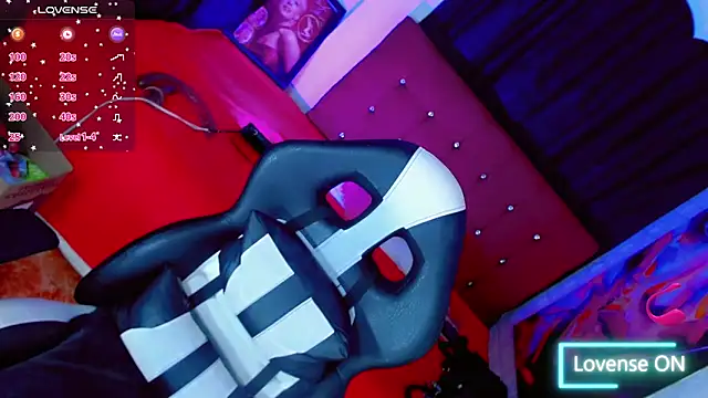 Yareth Rouss  online show from December 20, 2025, 11:01 pm