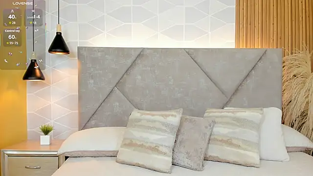 Jade Whisper online show from October 16, 2025, 1:28 am