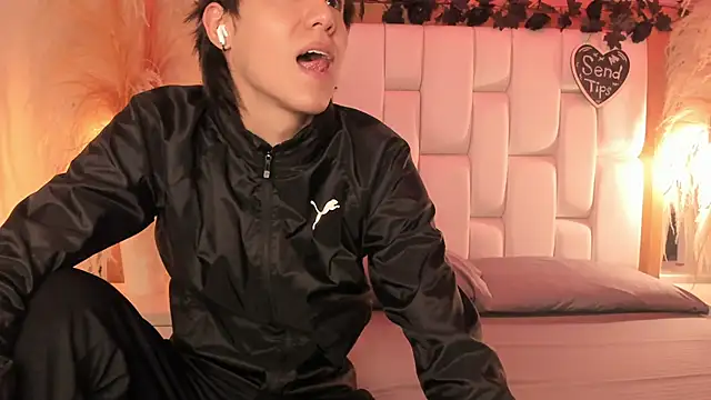 Daphne And Roger online show from March 3, 2026, 11:16 am