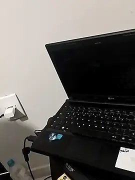 Snapshot of Luised80 chatting on November 1, 2025, 7:10 am Luised80 online show from November 1, 2025, 7:10 am