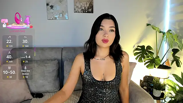 Snapshot of Estrer_collins chatting on November 26, 2025, 7:26 pm Estrer collins online show from November 26, 2025, 7:26 pm