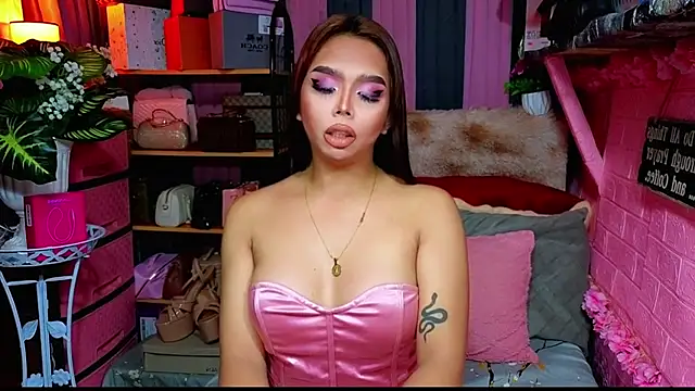 Snapshot of MoniqueCeleste chatting on November 9, 2025, 2:59 pm MoniqueCeleste online show from November 9, 2025, 2:59 pm