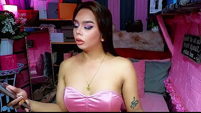 Snapshot of MoniqueCeleste chatting on November 16, 2025, 4:12 pm MoniqueCeleste online show from November 16, 2025, 4:12 pm