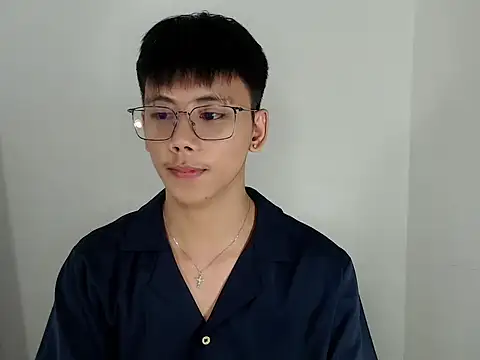 Snapshot of ynotyu chatting on December 22, 2025, 11:02 pm ynotyu online show from December 22, 2025, 11:02 pm
