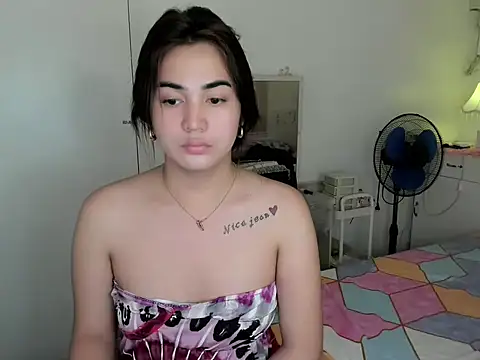 Snapshot of Alovelydoll_nica chatting on February 12, 2026, 2:28 am Alovelydoll nica online show from February 12, 2026, 2:28 am