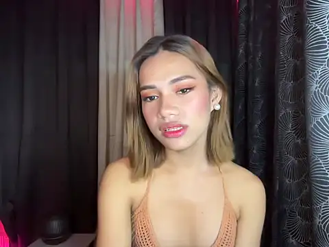 Snapshot of Lovelynikki03 chatting on November 30, 2025, 6:23 pm Lovelynikki03 online show from November 30, 2025, 6:23 pm