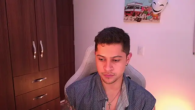 domsantiago  online show from October 31, 2025, 1:39 am