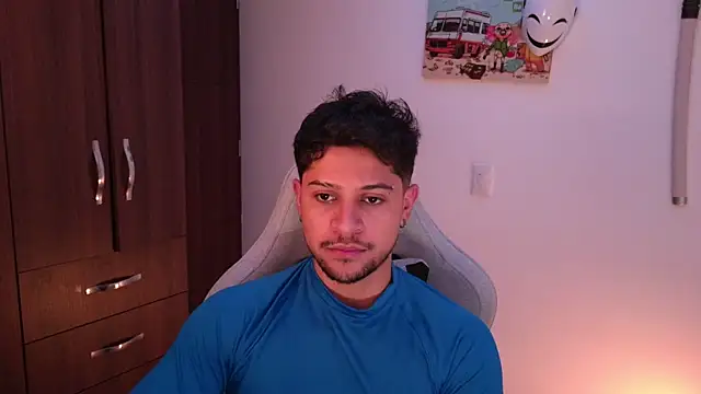 domsantiago  online show from December 18, 2025, 2:39 am