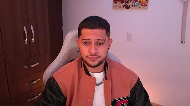 domsantiago  online show from February 14, 2026, 3:25 am