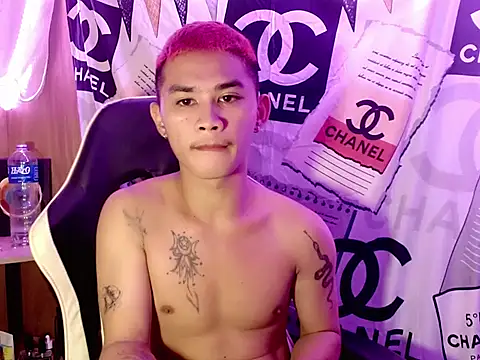 Snapshot of asianhardcock25 chatting on October 6, 2025, 8:01 am asianhardcock25 online show from October 6, 2025, 8:01 am