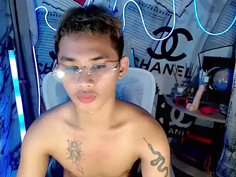 Snapshot of asianhardcock25 chatting on February 3, 2026, 6:40 am asianhardcock25 online show from February 3, 2026, 6:40 am