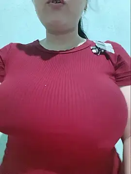 Snapshot of Shiny_Babe chatting on May 17, 2026, 5:49 am Shiny Babe online show from May 17, 2026, 5:49 am