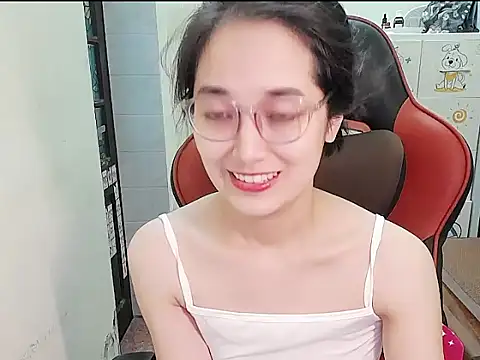 Snapshot of Shulee21 chatting on September 19, 2025, 1:29 am Shulee21 online show from September 19, 2025, 1:29 am