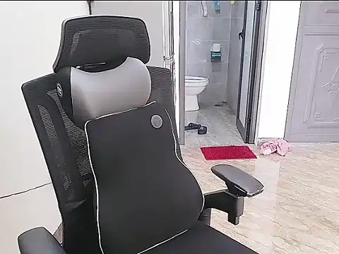 Snapshot of Shulee21 chatting on October 1, 2025, 1:55 am Shulee21 online show from October 1, 2025, 1:55 am