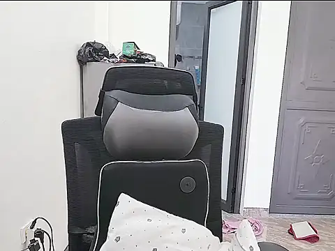 Snapshot of Shulee21 chatting on October 3, 2025, 1:57 am Shulee21 online show from October 3, 2025, 1:57 am