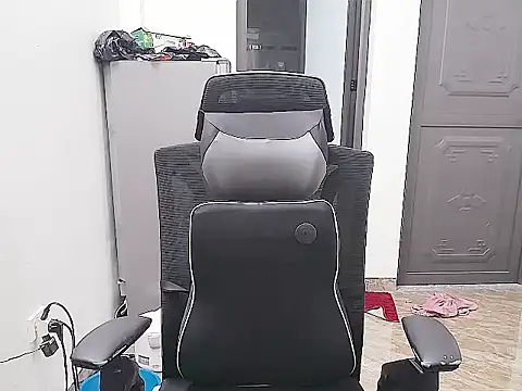 Snapshot of Shulee21 chatting on October 6, 2025, 2:31 am Shulee21 online show from October 6, 2025, 2:31 am