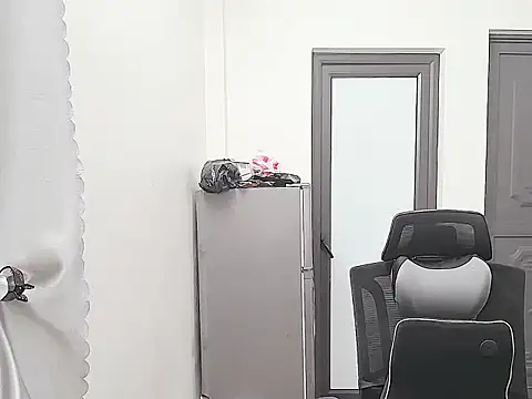 Snapshot of Shulee21 chatting on October 7, 2025, 2:09 am Shulee21 online show from October 7, 2025, 2:09 am