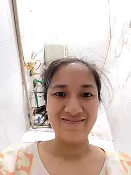 Snapshot of Shulee21 chatting on October 19, 2025, 6:25 am Shulee21 online show from October 19, 2025, 6:25 am