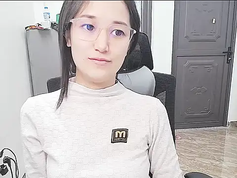 Snapshot of Shulee21 chatting on October 22, 2025, 2:34 am Shulee21 online show from October 22, 2025, 2:34 am