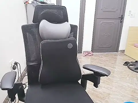 Snapshot of Shulee21 chatting on October 30, 2025, 3:19 am Shulee21 online show from October 30, 2025, 3:19 am