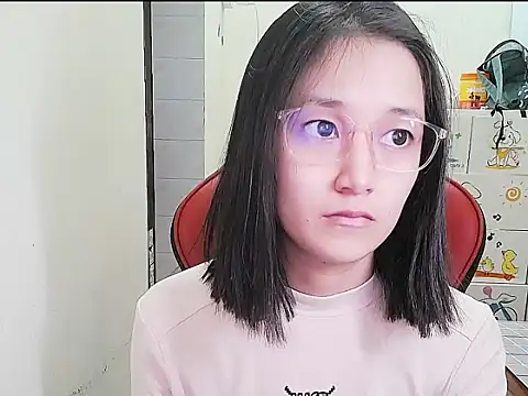 Snapshot of Shulee21 chatting on November 13, 2025, 1:04 am Shulee21 online show from November 13, 2025, 1:04 am