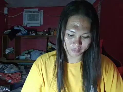 urchekaiisweetcummer online show from October 6, 2025, 5:43 pm