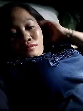 Phiphi135 online show from April 10, 2026, 2:22 pm