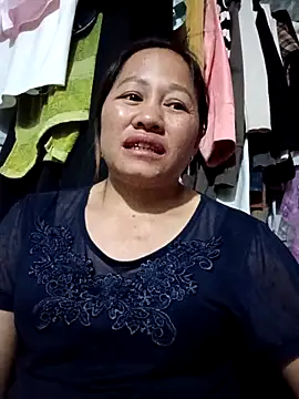 Phiphi135 online show from April 12, 2026, 2:22 pm