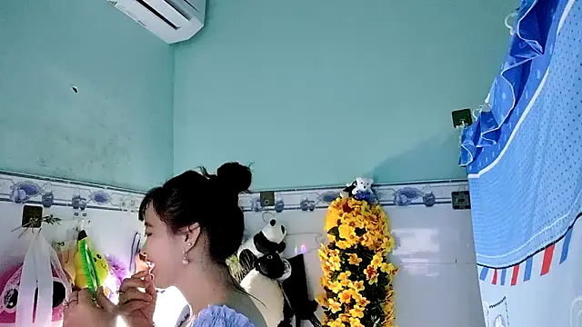 Snapshot of emgaixinhngoan chatting on September 10, 2025, 3:34 pm emgaixinhngoan online show from September 10, 2025, 3:34 pm