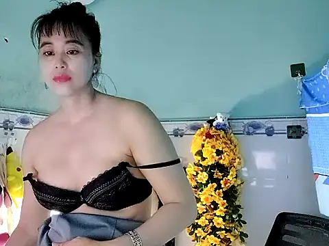 Snapshot of emgaixinhngoan chatting on September 13, 2025, 4:12 am emgaixinhngoan online show from September 13, 2025, 4:12 am