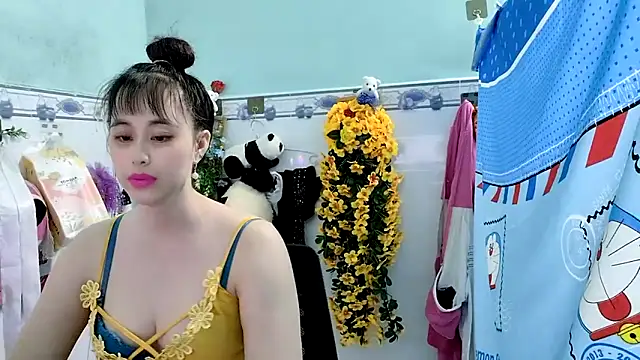 Snapshot of emgaixinhngoan chatting on September 18, 2025, 3:03 pm emgaixinhngoan online show from September 18, 2025, 3:03 pm