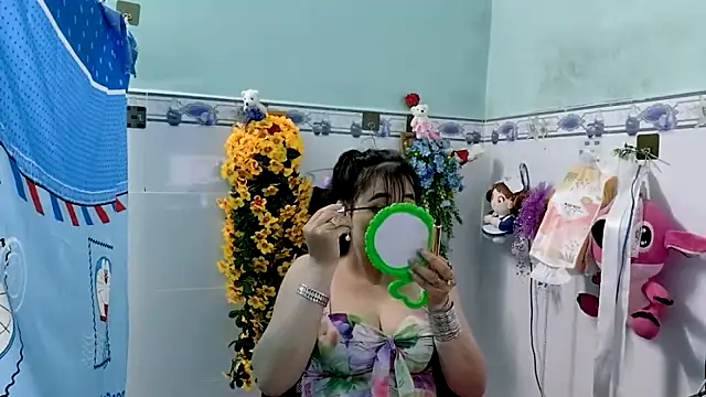 Snapshot of emgaixinhngoan chatting on September 28, 2025, 3:50 pm emgaixinhngoan online show from September 28, 2025, 3:50 pm